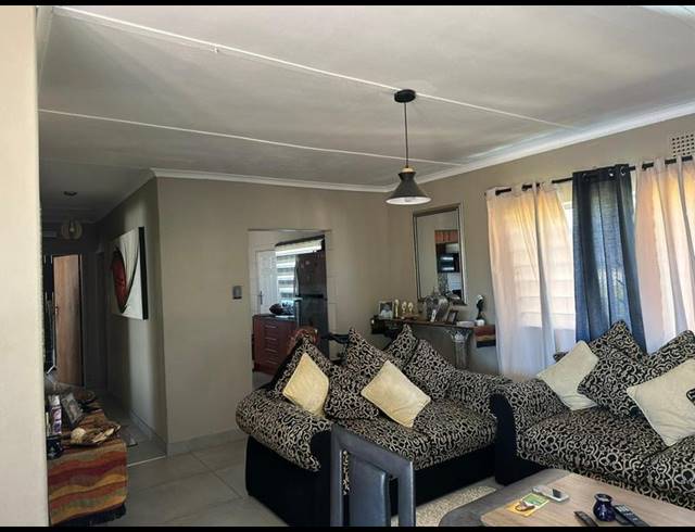 3 BEDROOM HOUSE FOR SALE IN KLOPPERPARK